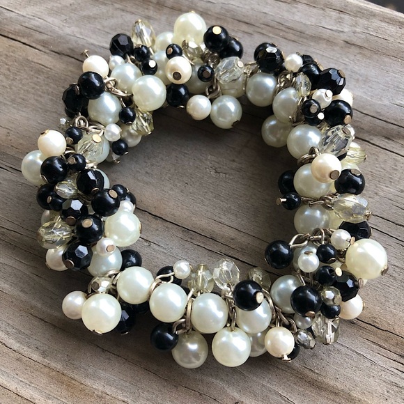 Faux Pearl & Seed Bead Cluster Stretch Bracelet with Silver Tone Chain Accents - Picture 9 of 16